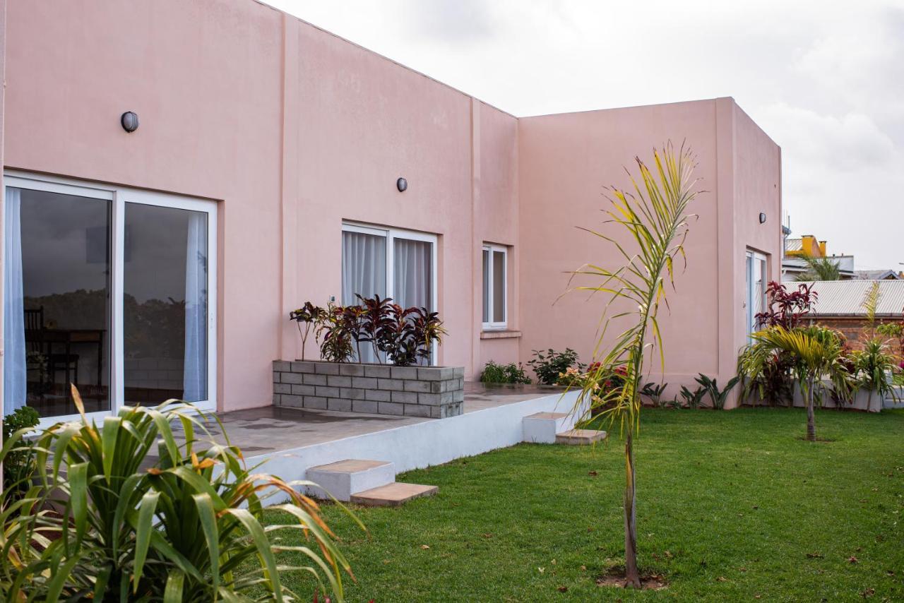 Somptua Garden Apartamento Ivato  Exterior foto