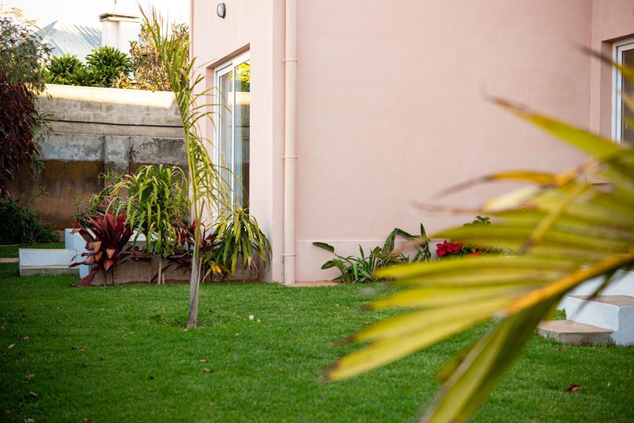 Somptua Garden Apartamento Ivato  Exterior foto